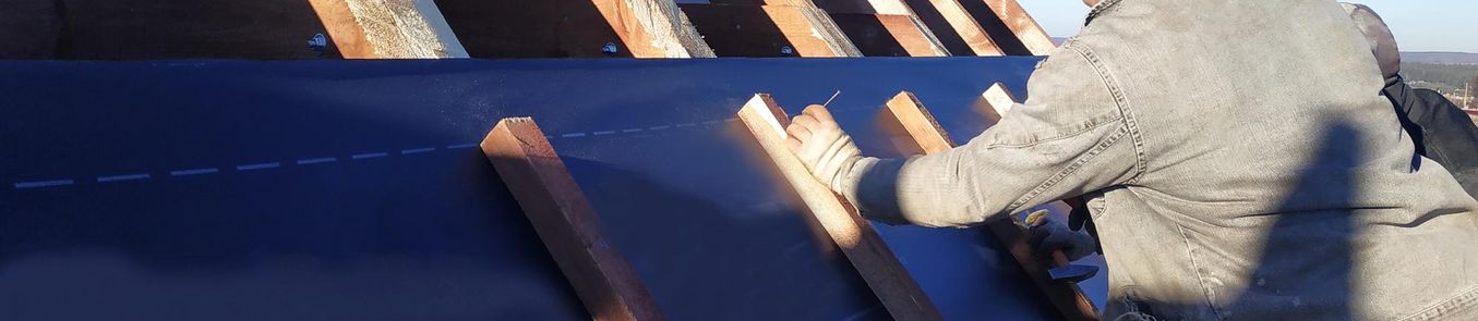 tetőszerkezet javítása sérült tetőgerendák cseréjével